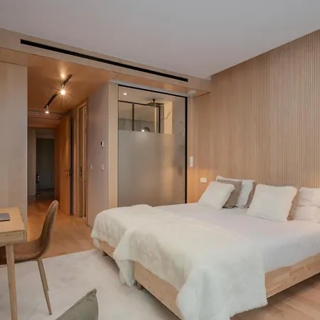 Savoy Insular I By An Island