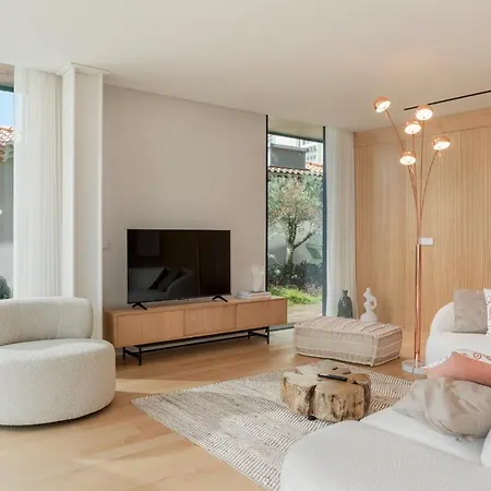 Savoy Insular I By An Island