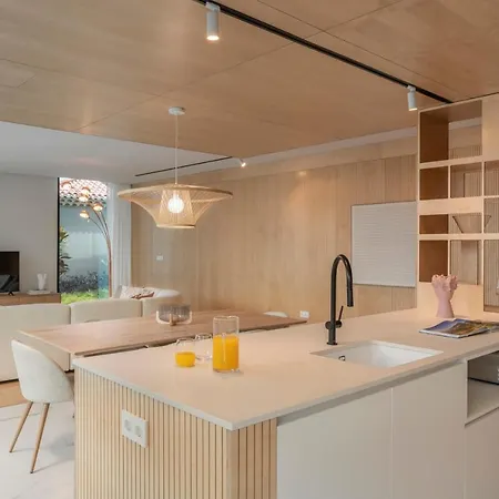 Savoy Insular I By An Island *