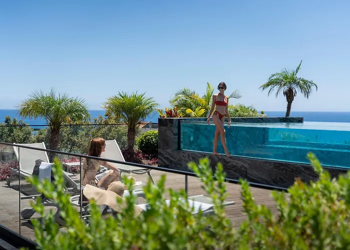 Savoy Insular I By An Island *
