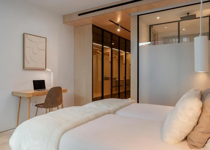 Savoy Insular I By An Island