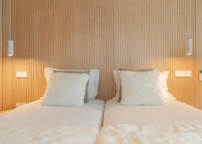 Savoy Insular I By An Island