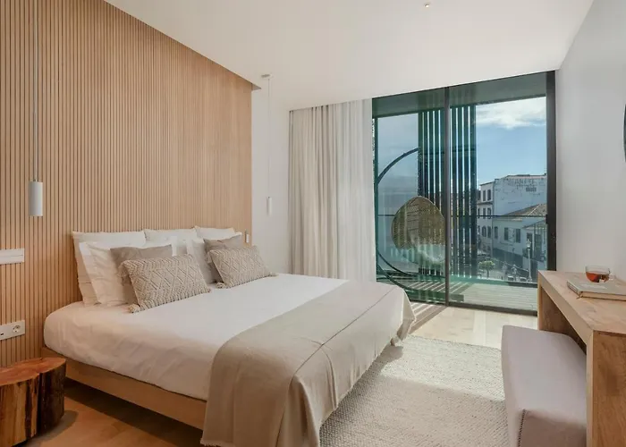 Savoy Insular I By An Island * Funchal (Madeira)