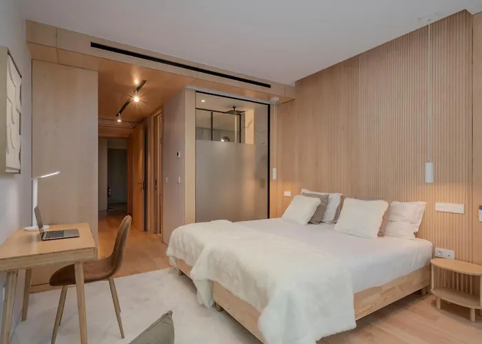 Savoy Insular I By An Island